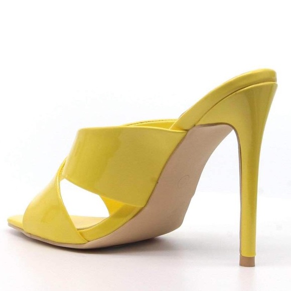 NIB! Cape Robbin wide band slide stiletto sandals - Picture 2 of 2